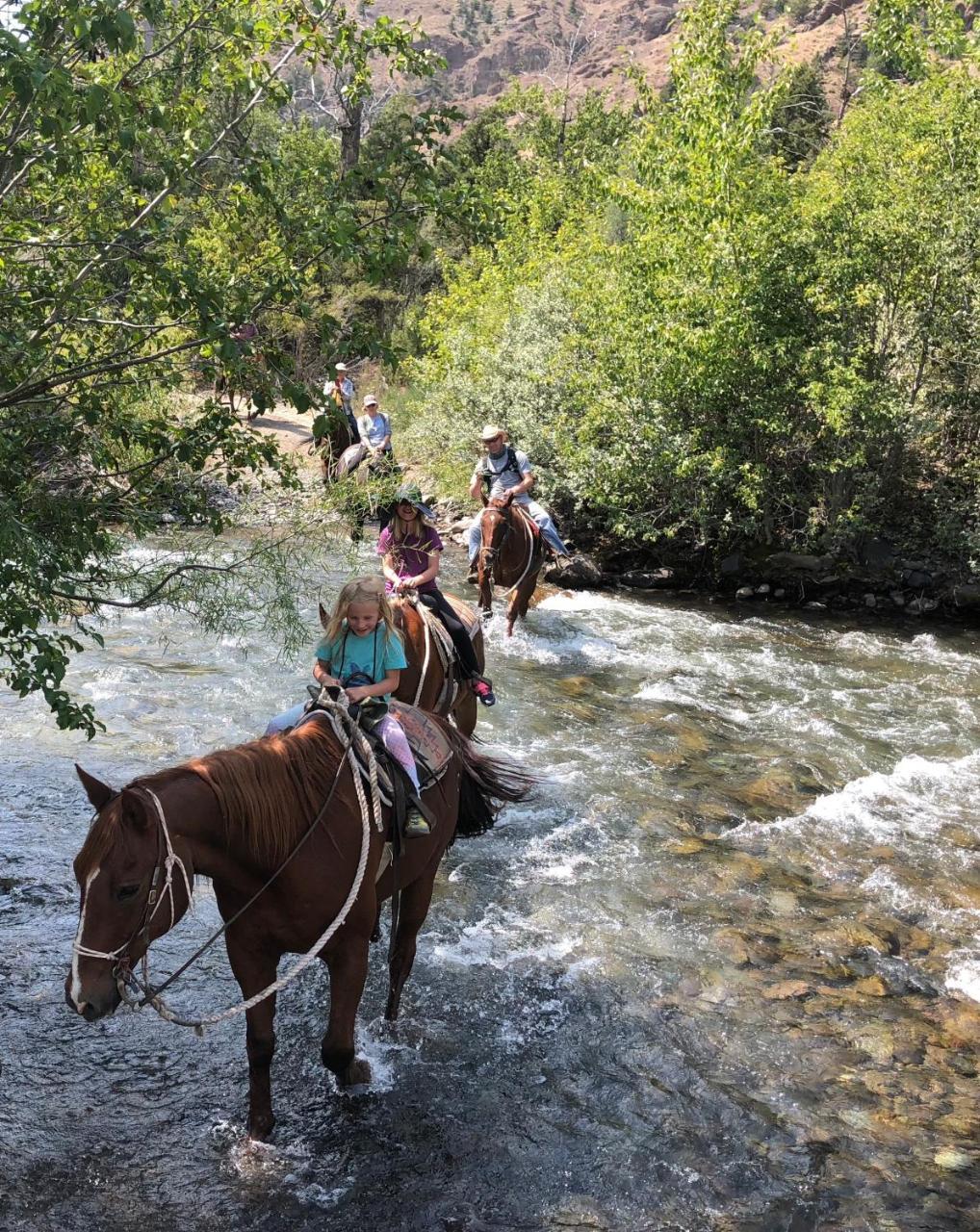 Bill Cody Ranch Hotel Екстериор снимка