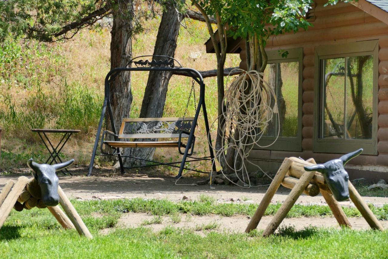 Bill Cody Ranch Hotel Екстериор снимка