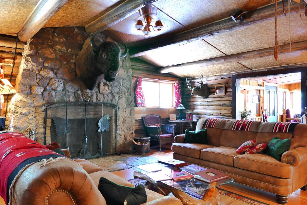 Bill Cody Ranch Hotel Екстериор снимка
