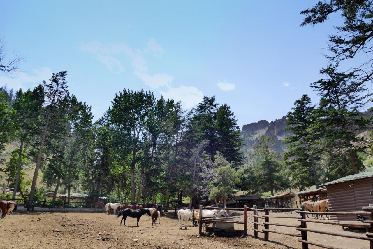 Bill Cody Ranch Hotel Екстериор снимка