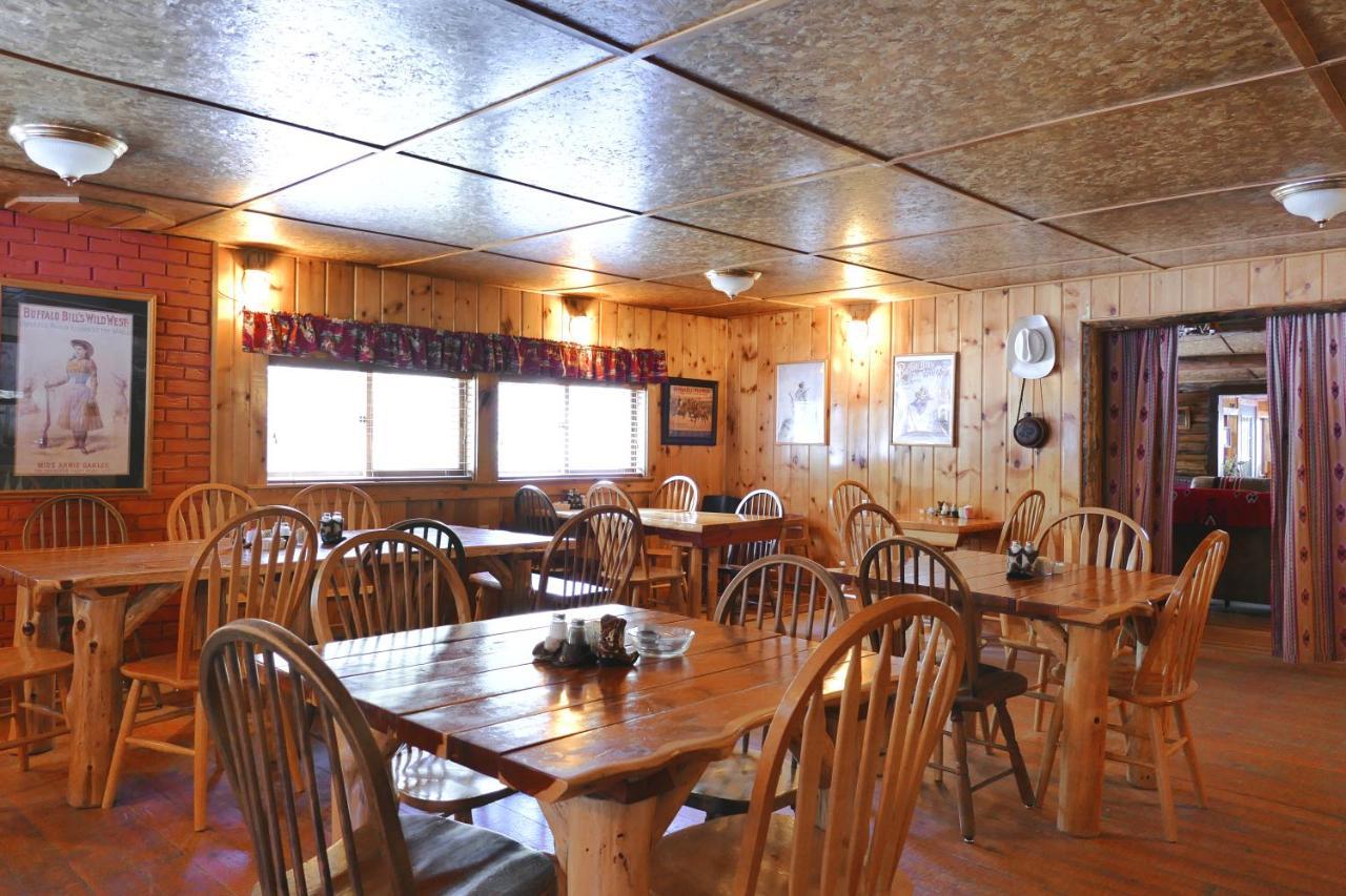 Bill Cody Ranch Hotel Екстериор снимка