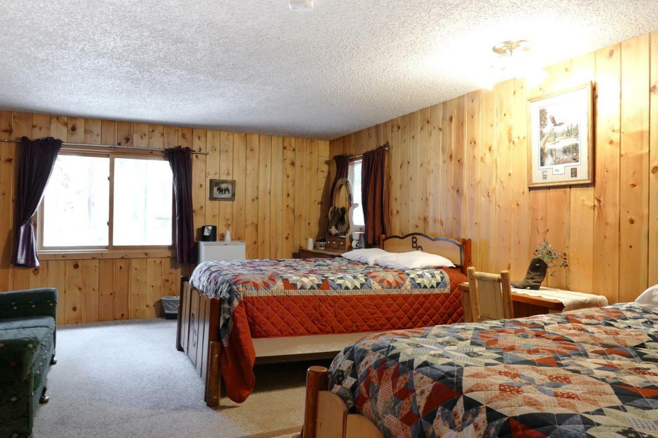 Bill Cody Ranch Hotel Екстериор снимка